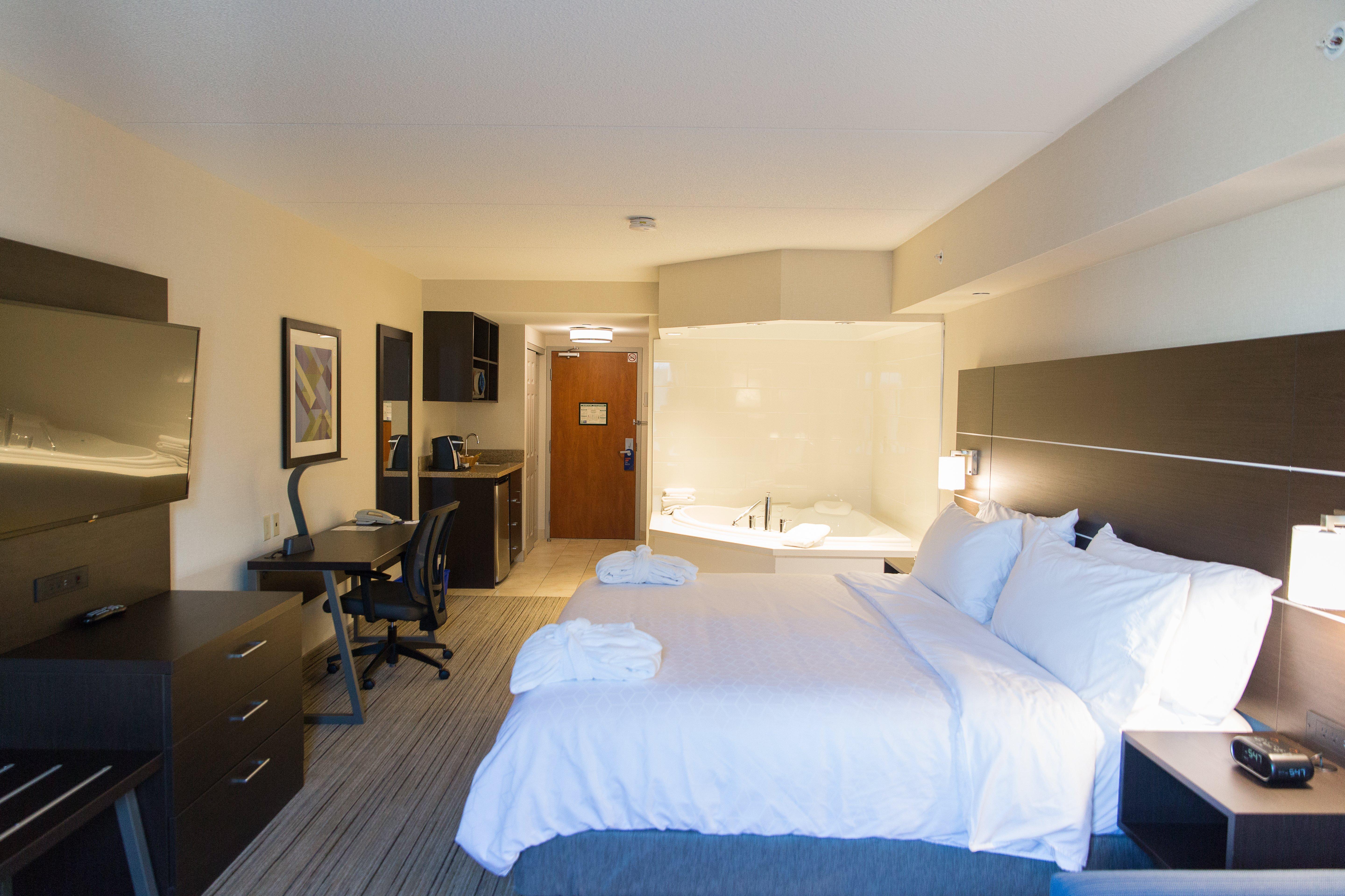 Holiday Inn Express Brampton By Ihg Exterior foto