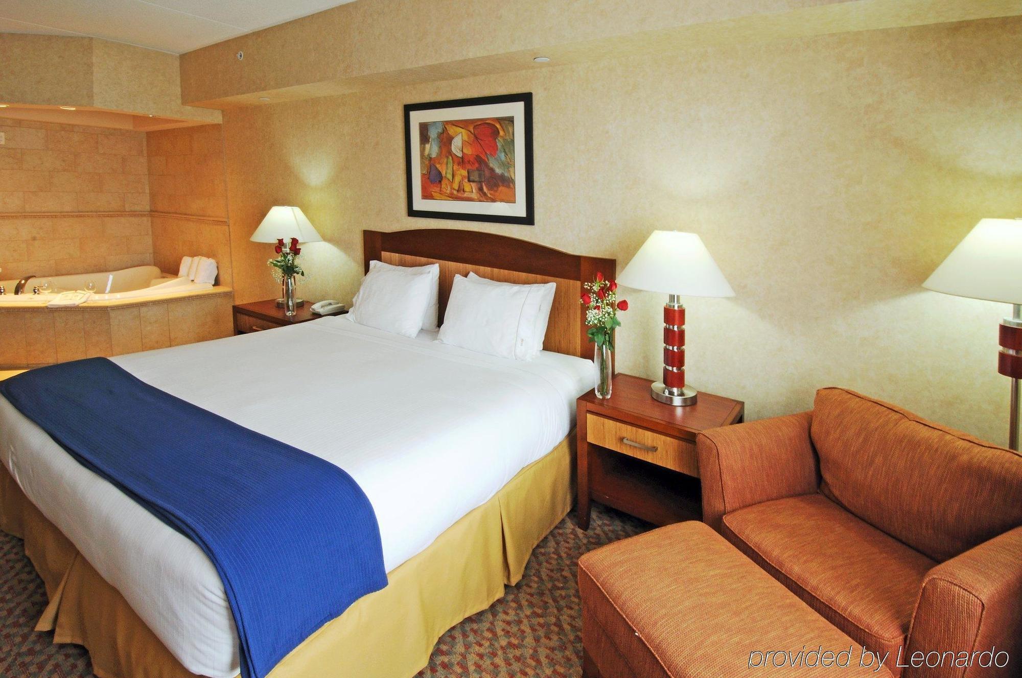Holiday Inn Express Brampton By Ihg Exterior foto
