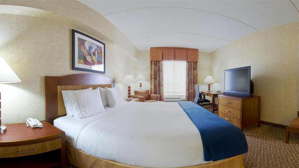 Holiday Inn Express Brampton By Ihg Exterior foto
